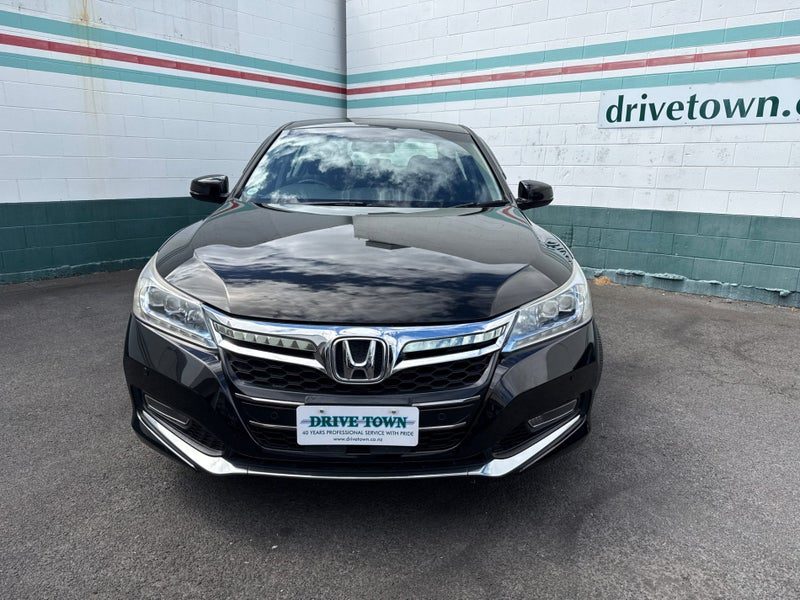 2013 Honda Accord Hybrid LX, photo 2
