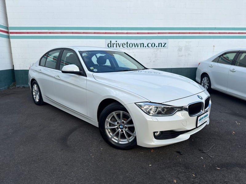 2012 BMW 320i 320i