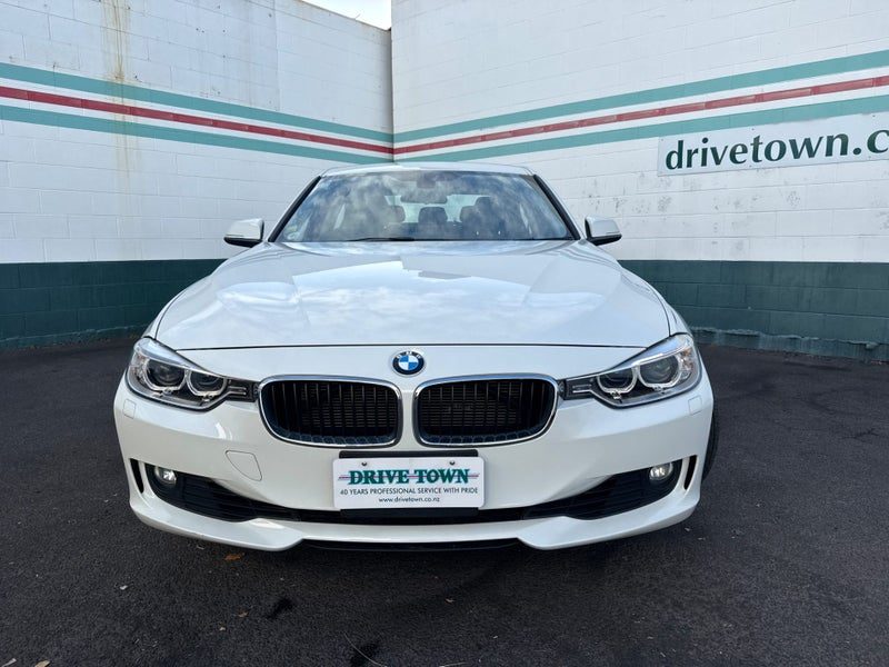 2012 BMW 320i 320i, photo 2