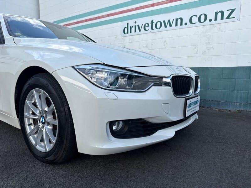 2012 BMW 320i 320i, photo 3