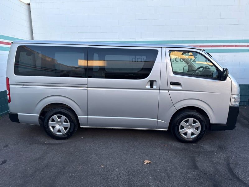 2022 Toyota Hiace VAN DX 5 Door, photo 3