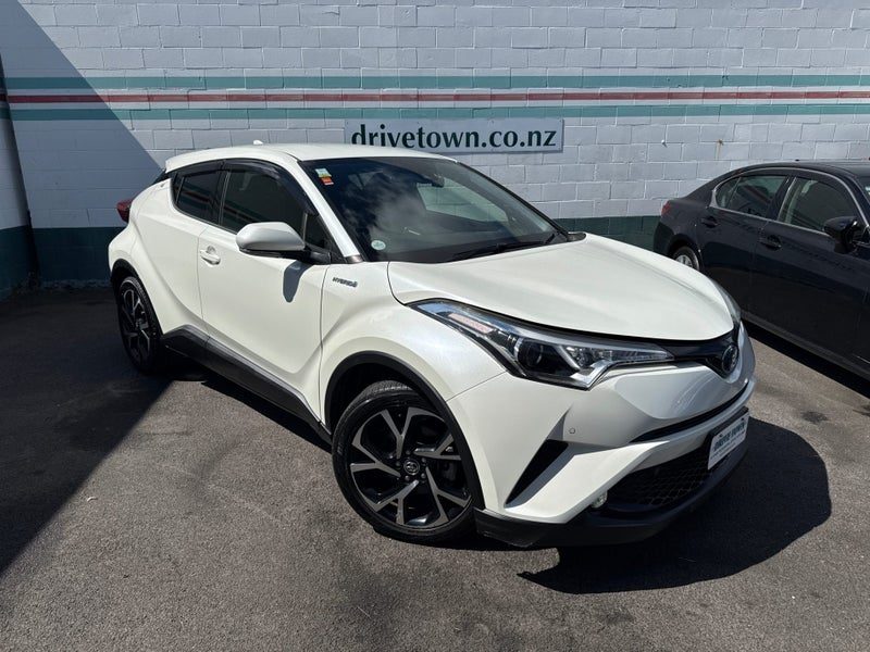 2017 Toyota C-HR Hybrid G Safety Sensing, main photo