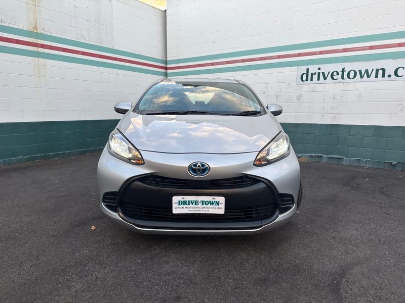 2023 Toyota Aqua Hybrid Push Start Safety Sensing, photo 3