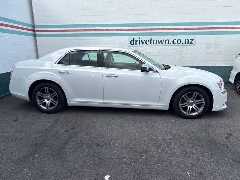 2013 Chrysler 300 Limited, photo 3