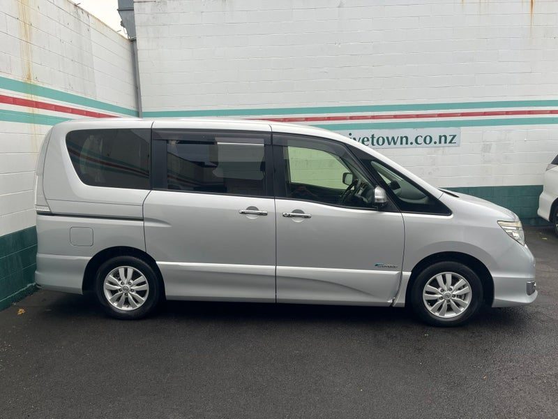 2014 Nissan Serena Hybrid Highway Star 8 Seat, photo 3