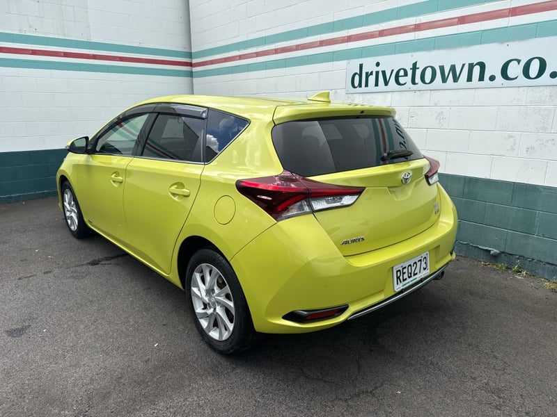 2016 Toyota Corolla Auris S Safety Sensing, photo 2