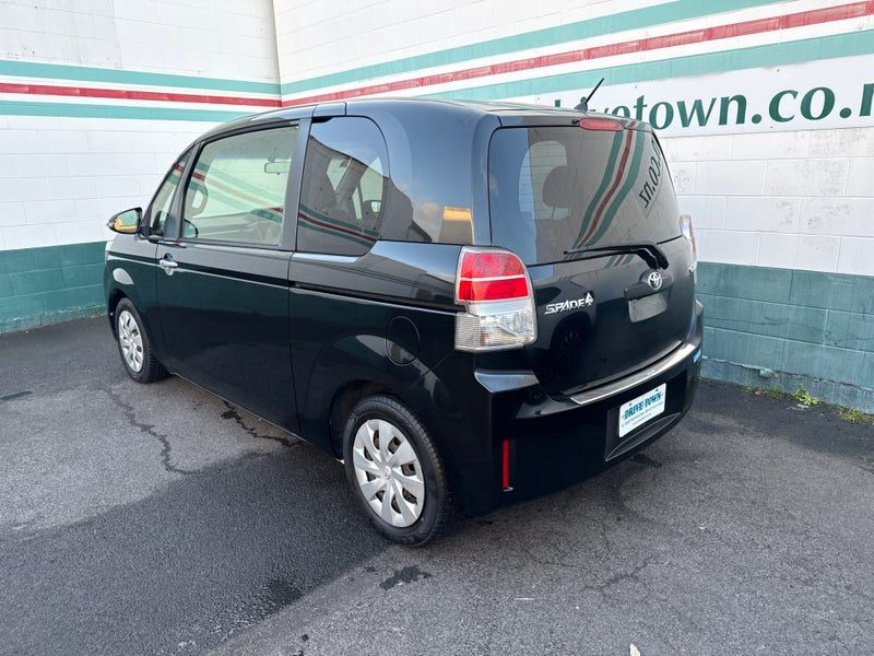 2013 Toyota Spade G, photo 2