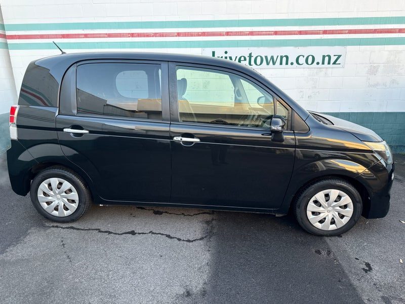 2013 Toyota Spade G, photo 3