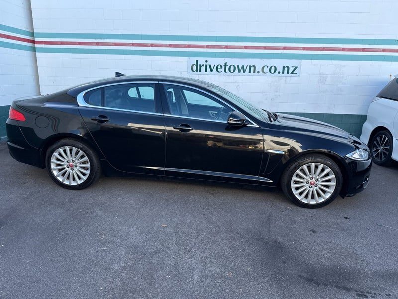 2015 Jaguar XF Luxury Leather, photo 3