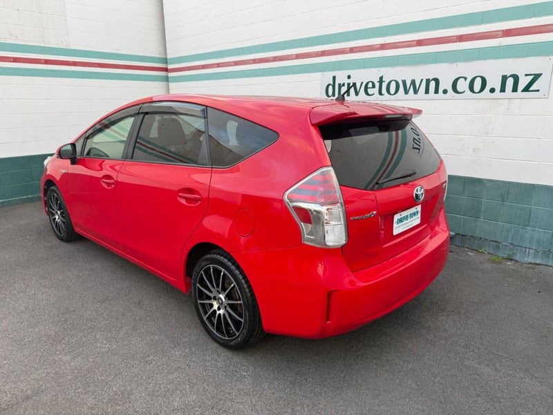 2016 Toyota Prius Alpha Hybrid S Facelift, photo 2