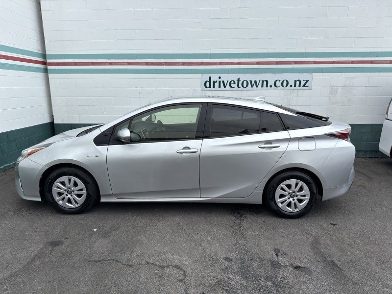2016 Toyota Prius Hybrid S, photo 3