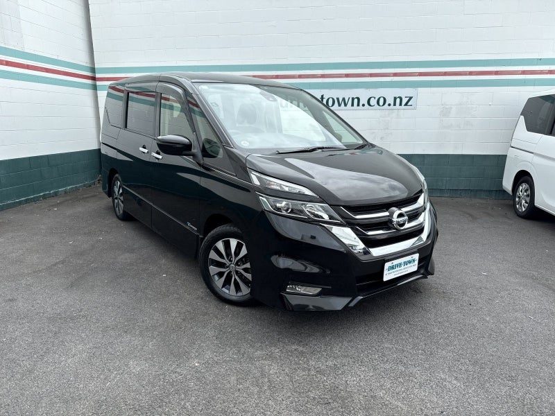 2016 Nissan Serena Hybrid Highway Star 8 Seat