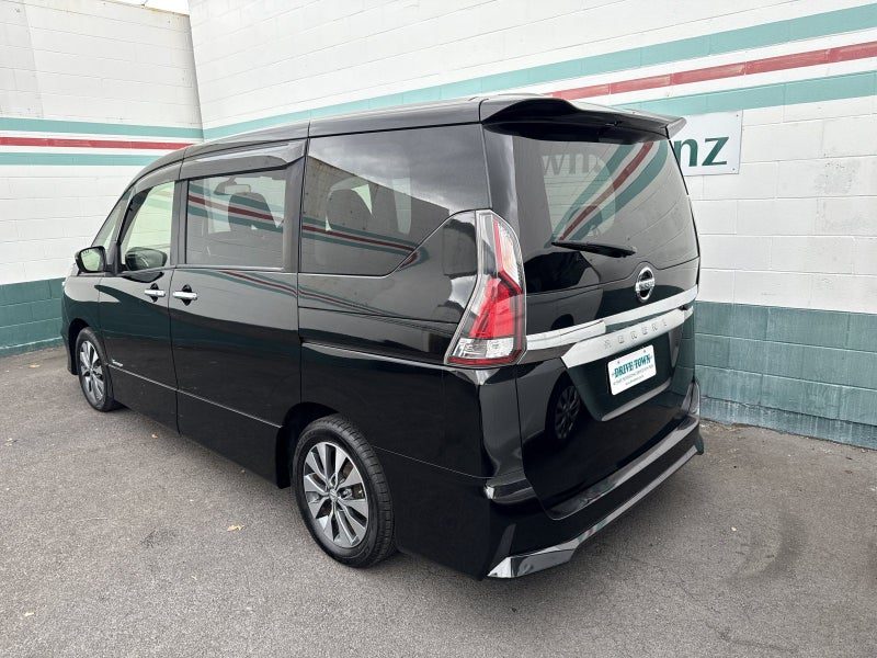 2016 Nissan Serena Hybrid Highway Star 8 Seat, photo 2