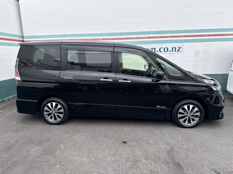 2016 Nissan Serena Hybrid Highway Star 8 Seat, photo 3