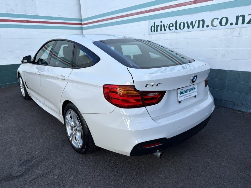 2015 BMW 320i GT Gran Turismo M Sport, photo 2