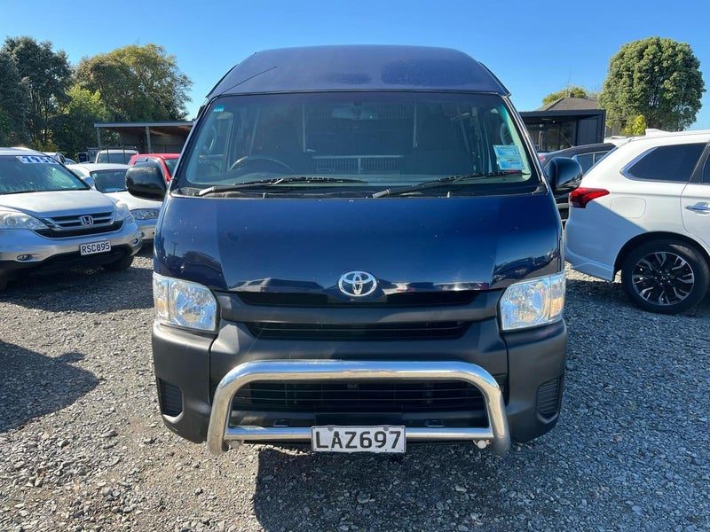2017 Toyota Hiace ZX, photo 2