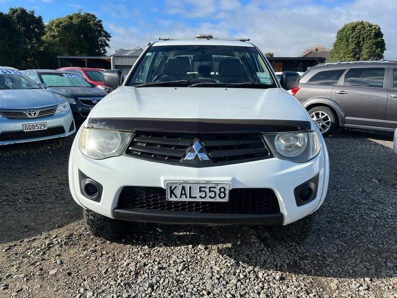 2012 Mitsubishi Triton GL, photo 2