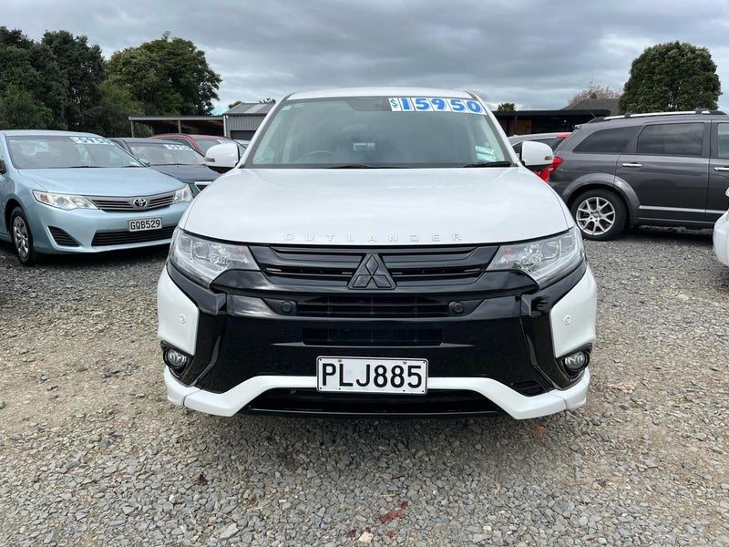 2016 Mitsubishi Outlander, photo 2