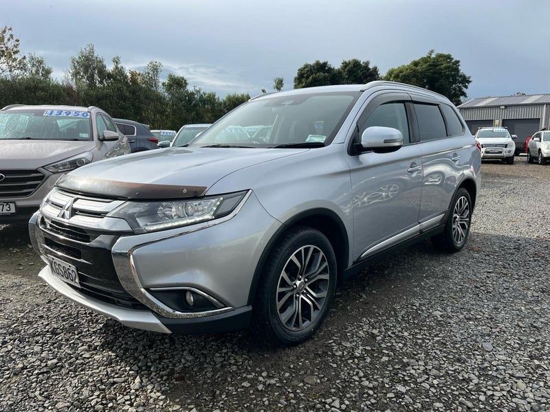 2016 Mitsubishi Outlander XLS 7 Seater, photo 3