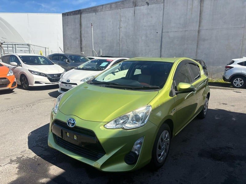2015 Toyota Aqua S, photo 3