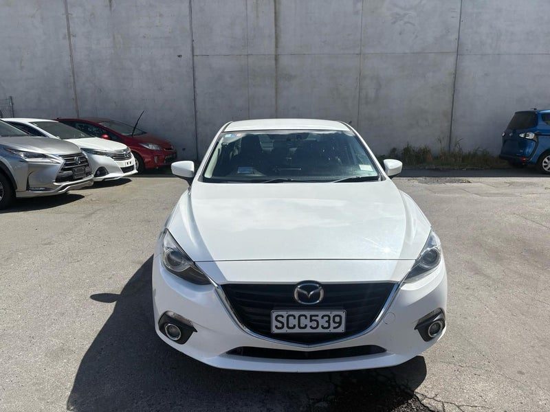 2013 Mazda Axela Hybrid, photo 2
