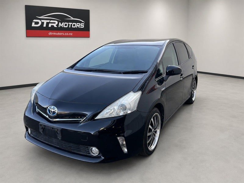 2012 Toyota Prius ALPHA S, photo 2