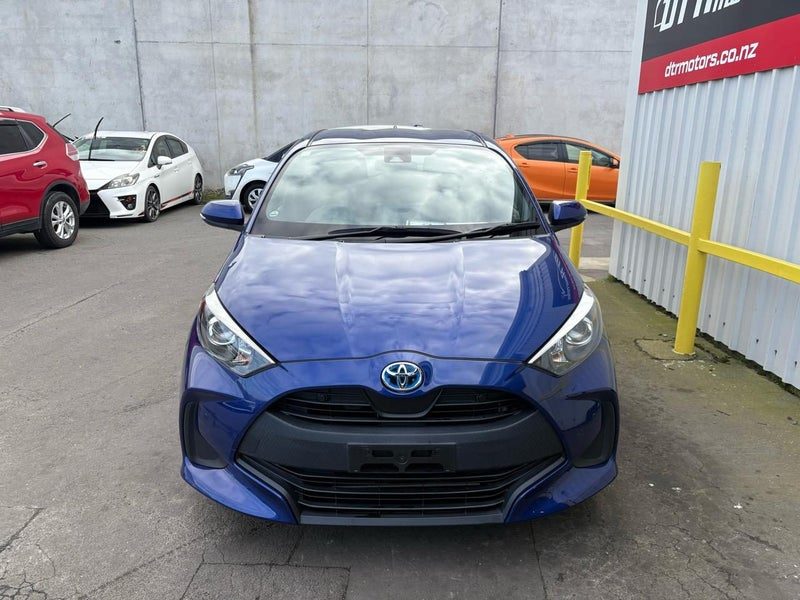 2021 Toyota Yaris Hybrid X, photo 2