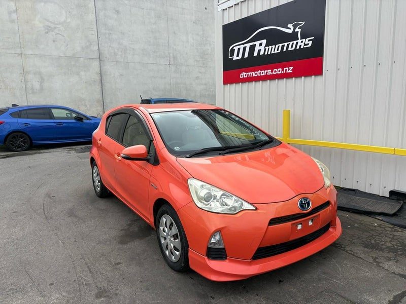 2012 Toyota Aqua S, main photo