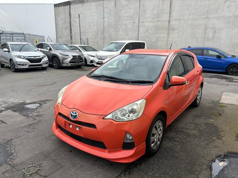 2012 Toyota Aqua S, photo 3