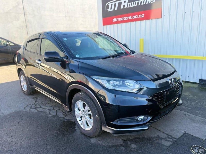 2015 Honda Vezel Hybrid with Reversing Camera !