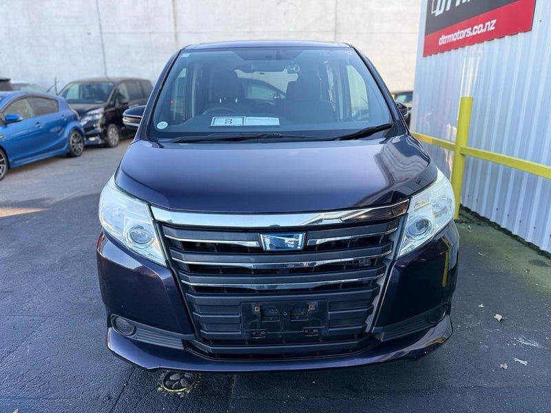 2015 Toyota Noah HYBRID X, photo 3