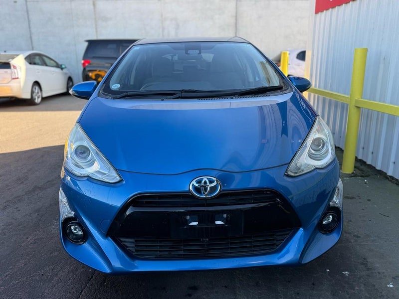 2017 Toyota Aqua S SMART ENTRY PACKAGE, photo 2