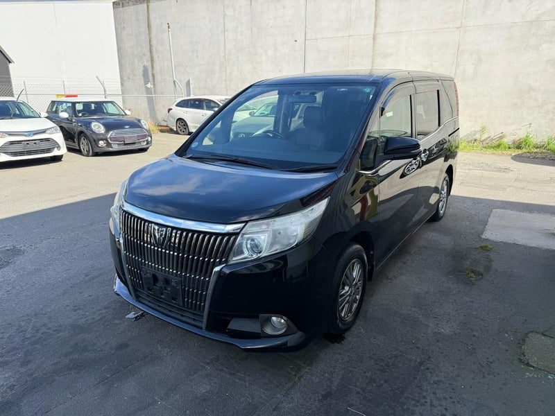 2015 Toyota Esquire XI, photo 3