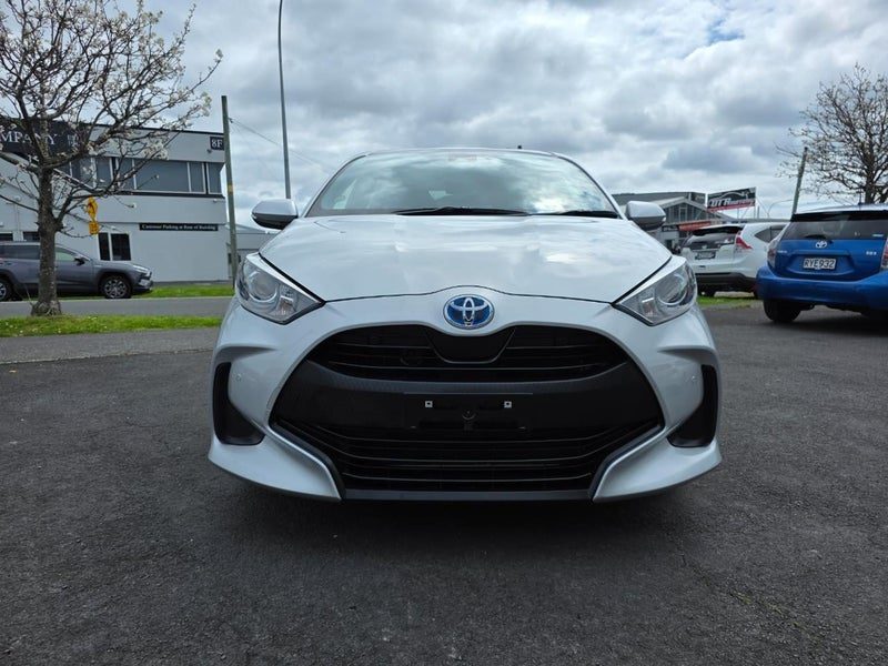2021 Toyota Yaris X, photo 3