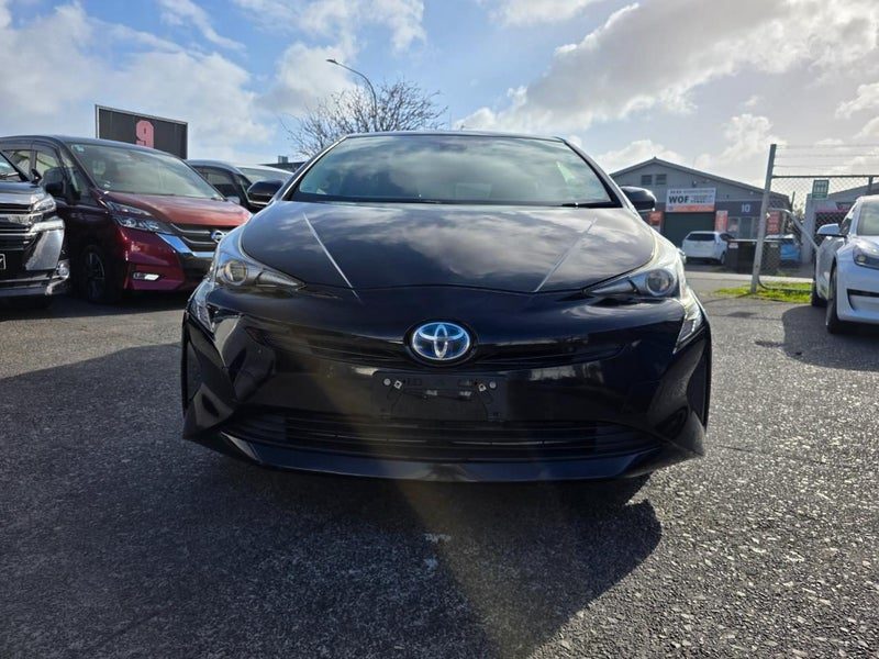 2017 Toyota Prius S, photo 3