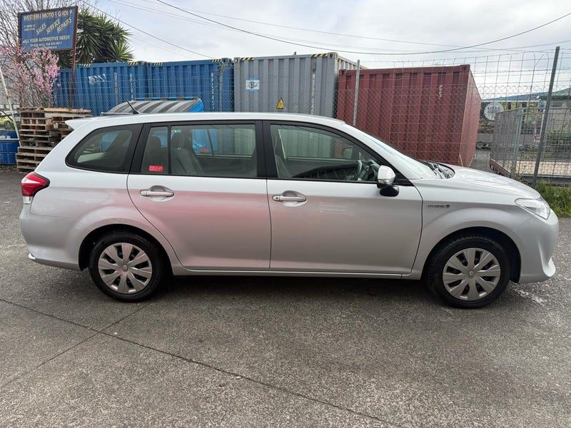 2016 Toyota Corolla Fielder, photo 3