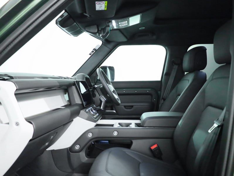 2026 Land Rover Defender 110 D350 X-Dynamic HSE, photo 3