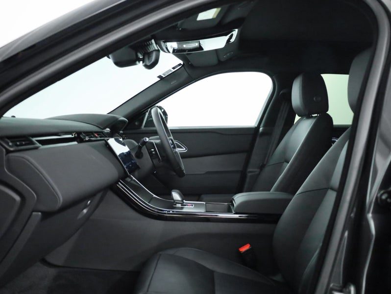 2026 Land Rover Discovery Sport SE, photo 3