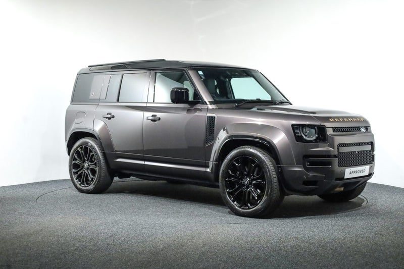 2025 Land Rover Defender V8