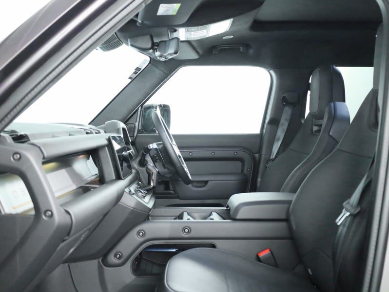 2025 Land Rover Defender V8, photo 3