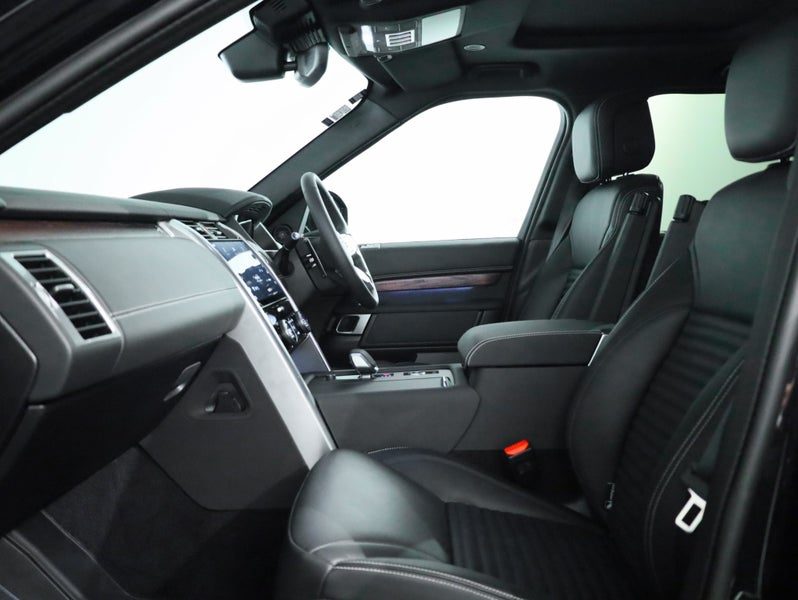 2026 Land Rover Discovery D250 Dynamic SE, photo 3