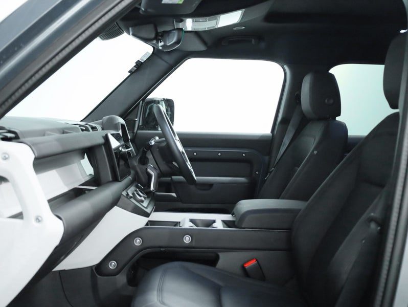 2025 Land Rover Defender 110 D 250 S, photo 3