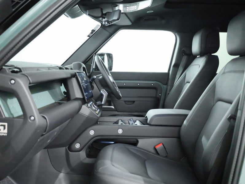 2026 Land Rover Defender 110 Trophy Edition, photo 3