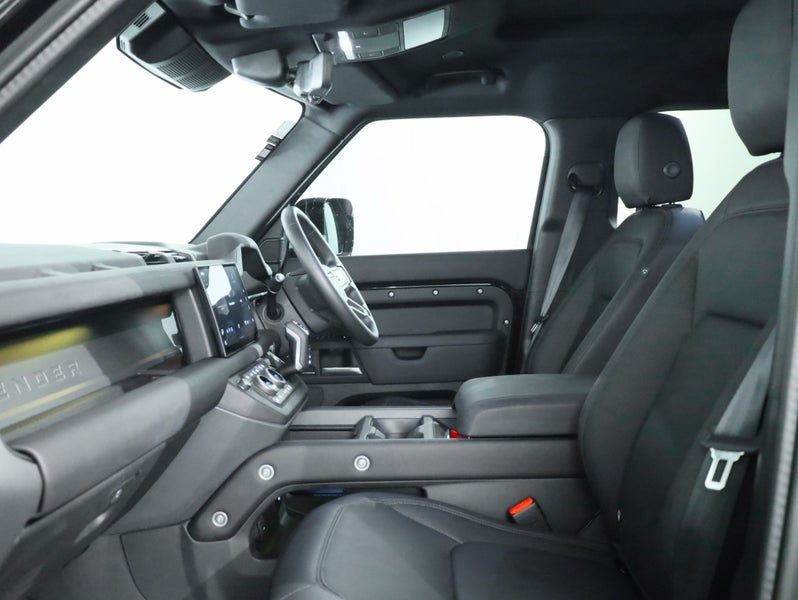 2025 Land Rover Defender V8, photo 3