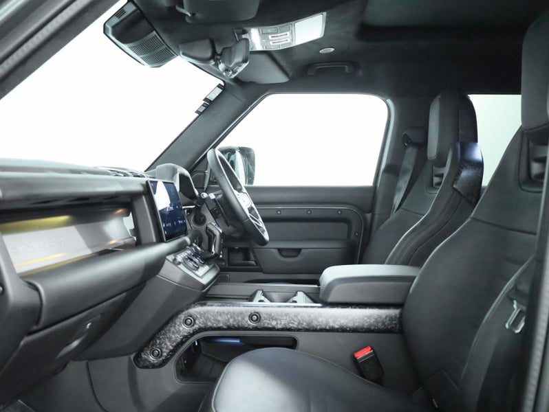 2025 Land Rover Defender, photo 3