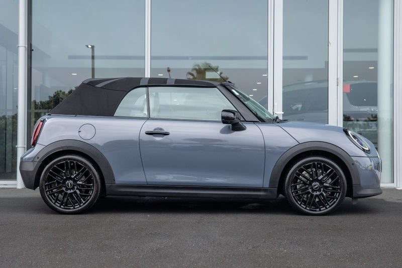 2025 MINI Cooper S Convertible Favoured, photo 3