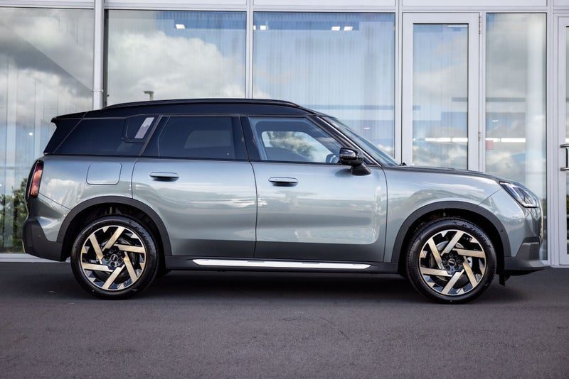 2026 MINI Countryman C Favoured, photo 3
