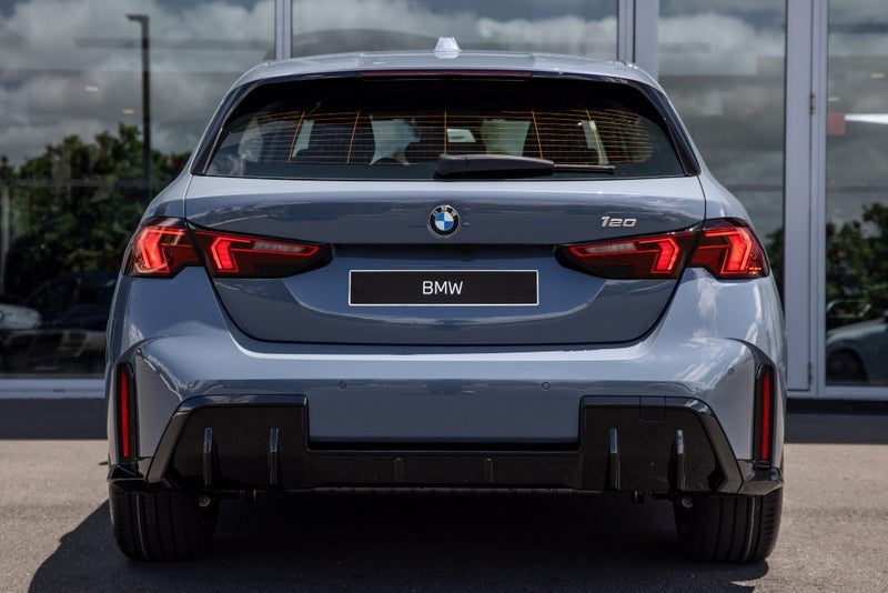 2026 BMW 120i 120, photo 3