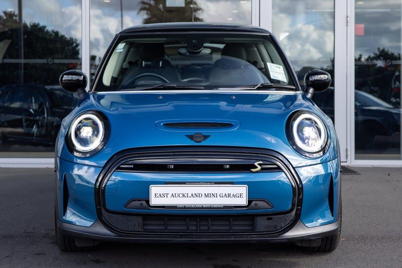 2022 MINI Cooper SE 3 Door Full Electric Classic, photo 2