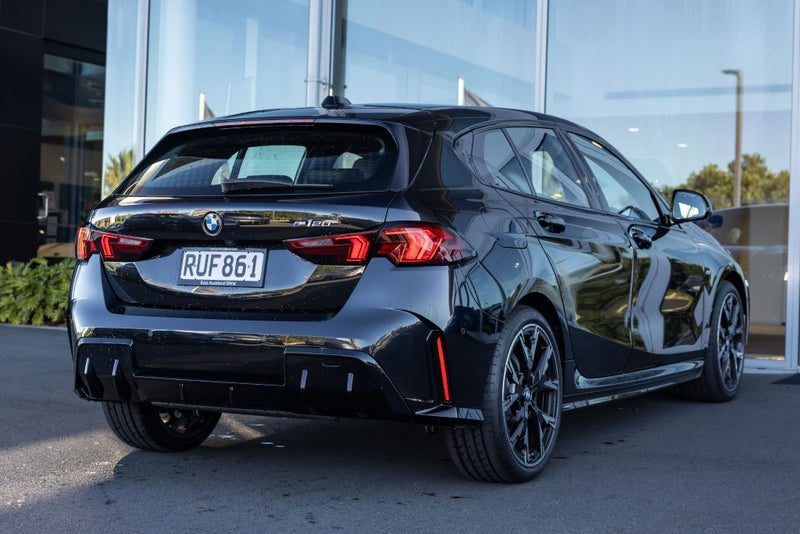 2025 BMW 120i 120, photo 3